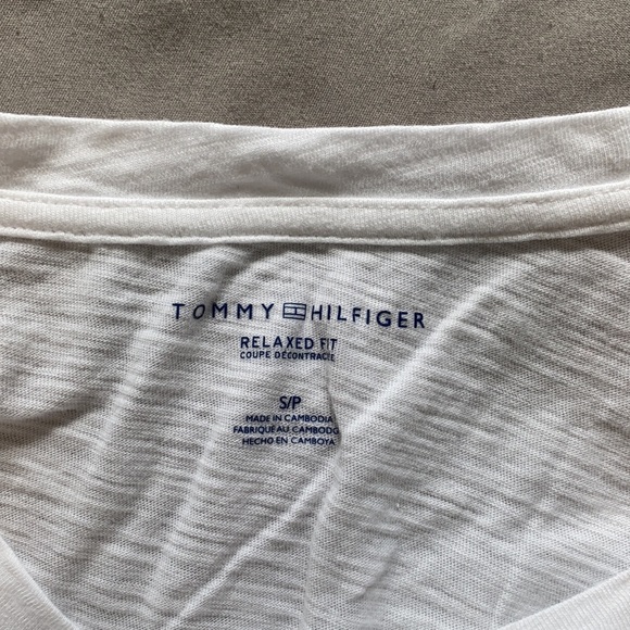 NWOT Tommy Hilfiger Logo T-Shirt - Picture 5 of 6